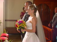 Paco y Mayita en el altar