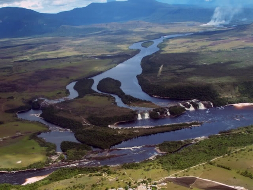 Separación del río Carrao. Separación del río Carrao.