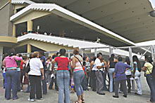 Ministerio de Hábitat y Vivienda, Conavi, UNAVI, Fondur, vivienda, sin techos, expropiaciones, expropiar, construcción, casas baratas, soluciones habitacionales, mercado de vivienda, vivienda principal, vivienda secundaria, viviendas solidaria vivienda venezolana, Venezuela, Maracaibo, Zulia, Arrinconados en la Rinconada