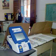 smartmatic, sequoia voting system, Cfius, Nuevo Herald, Comité de Inversiones Extranjeras, Derechos civiles, electorales, juridicas, elecciones primarias, candidatos, triunvirato, rosales, petkoff, Borges, sumate, cne, voto secreto, limpio, referndo, lista tascon, lista maisanta, democracia, dictadura, partidos politicos, AD, COPEI, MAS, causa R, MEP, PCV, URD, bandera roja, MVR, MBR 200, PODEMOS, VAMOS, UBE, organizaciones civiles, ONG