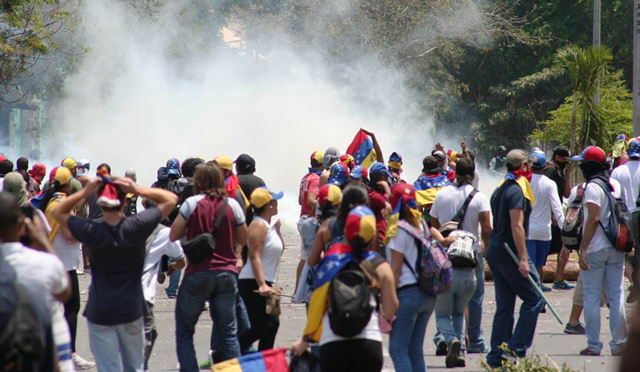 Los manifestantes fueron dispersados por la Cpbez y la GNB/Foto: Panorama Los manifestantes fueron dispersados por la Cpbez y la GNB/Foto: Panorama