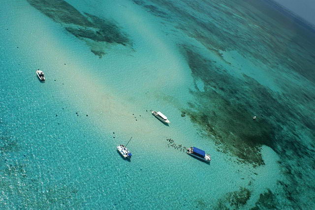 Paseos en yate y cruceros por las Islas Caimn.