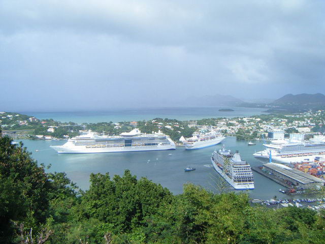 Puerto de Castries en la Isla Santa Lucía. Puerto de Castries en la Isla Santa Lucía.