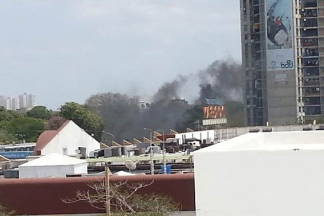 Con gases lacrimógenos y perdigones fue dispersada la protesta que se llevó a cabo en las Torres del Saladillo. Con gases lacrimógenos y perdigones fue dispersada la protesta que se llevó a cabo en las Torres del Saladillo.