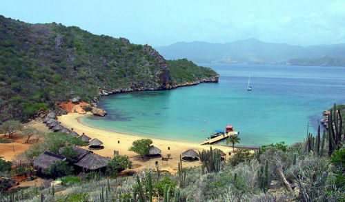 Playa turistica en Isla Chimana Segunda (o Isla El Faro)