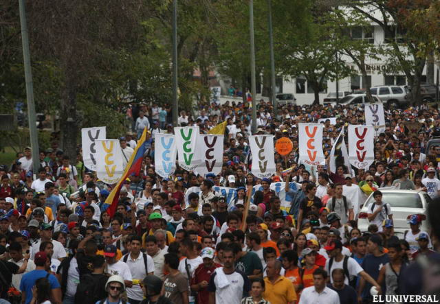 Marcha de estudiantes desde la UCV hacia la Defensora del Pueblo/Foto: El Universal