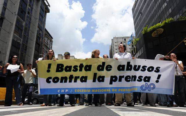 Periodista venezolanos protestan en contra del abuso y las agresiones que sufren da a da.