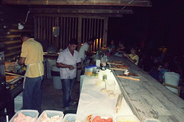 En Ateneo Pop puedes degustar buenas pizzas con los ingredientes que desees a un bajo costo.