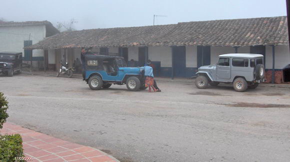 Centro de La Trampa, donde aún se realizan intercambios comerciales de productos agrícolas como: apio, papas, moras y otros. Centro de La Trampa, donde aún se realizan intercambios comerciales de productos agrícolas como: apio, papas, moras y otros.