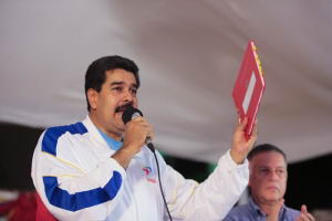 Presidente Nicols Maduro promulg la Ley para la creacin del Centro Nacional de Comercio Exterior y de la Corporacin Nacional de Comercio Exterior.