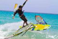 Venezolano gana primera etapa del Windsurf Freestyle