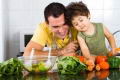 Trucos para tentar a los nios con la comida sana