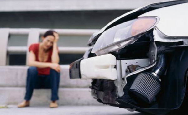 Qué hacer en caso de sufrir un accidente vial Qué hacer en caso de sufrir un accidente vial