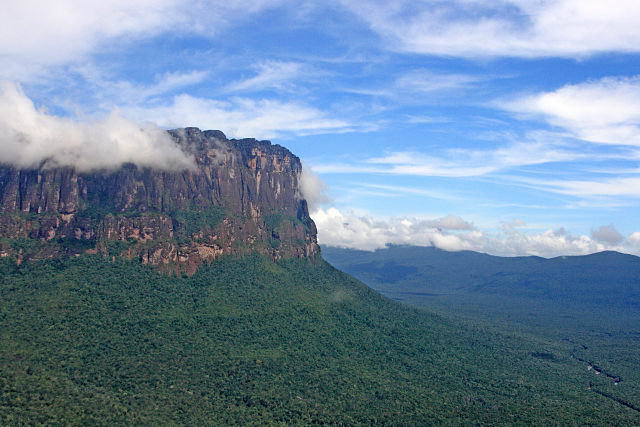 Auyantepui. Auyantepui.