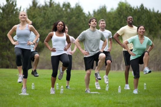 El Boot Camp Fitness te hará sentir como si estuvieras en el ejército, pero el sacrificio valdrá la pena y verás resultados en poco tiempo. El Boot Camp Fitness te hará sentir como si estuvieras en el ejército, pero el sacrificio valdrá la pena y verás resultados en poco tiempo.