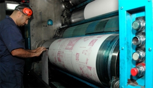 Tres medios impresos han cerrado por falta de papel en el estado Bolívar. Tres medios impresos han cerrado por falta de papel en el estado Bolívar.