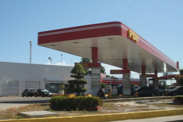 Suministro de combustible podria ser suspendido tras posibles ataques a las estaciones de servicio Suministro de combustible podria ser suspendido tras posibles ataques a las estaciones de servicio