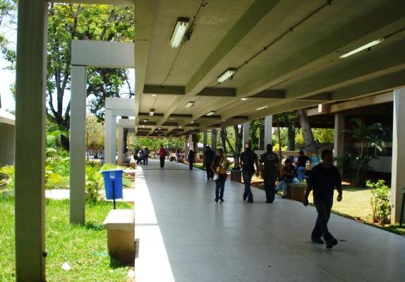 Universidades llaman a clases con protestas en la agenda. Universidades llaman a clases con protestas en la agenda.