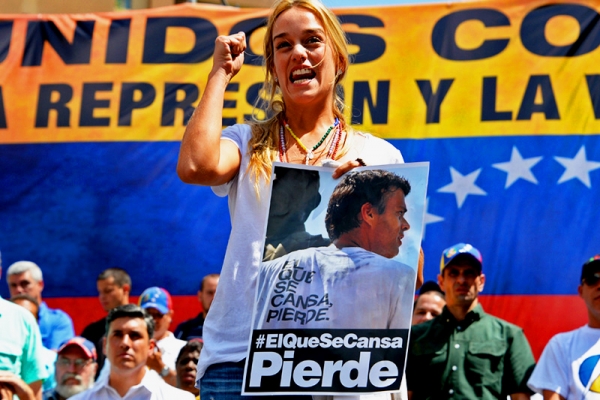 Lilian Tintori, asegura que a Leopoldo Lpez le estn violando sus derechos