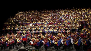 Gustavo Dudamel guiar a la Ossbv y a la Coral Juvenil en la Sala Grosses Festspielhaus.