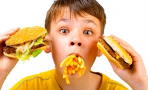 La comida rpida es perjudicial para la salud de tu hijo.