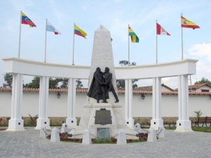 Plaza Bolívar. Plaza Bolívar.