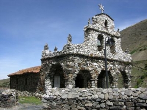 Capilla de Piedra en honor a la Virgen del Coromoto en San Rafael de Mucuches. (Cortesa:www.meridapnline.com)