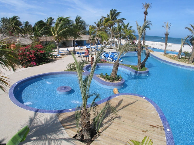 Piscina del hotel Coche Paradise