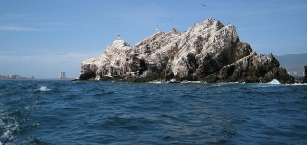 Vista de El Faralln desde Isla Blanca.