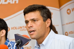Ordenan captura contra Leopoldo Lopez
