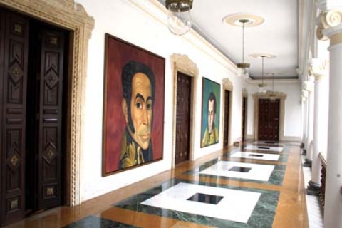 Pasillos de la Casa Amarilla.