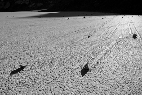 Las rocas viajeras no poseen una trayectoria en comn, algunas hasta llegan a cruzarse entre si