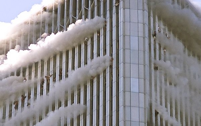 Torres del World Trade Center al ser impactadas el 11 de Septiembre 2001.