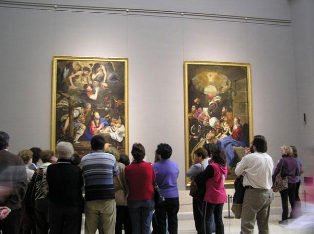 Para que una corriente deje de ser vanguardia, primero debe ser aceptada por los artistas excluidos del movimiento, luego por el circuito de galerías y museos, críticos del arte, intelectuales y finalmente el público en general. Para que una corriente deje de ser vanguardia, primero debe ser aceptada por los artistas excluidos del movimiento, luego por el circuito de galerías y museos, críticos del arte, intelectuales y finalmente el público en general.