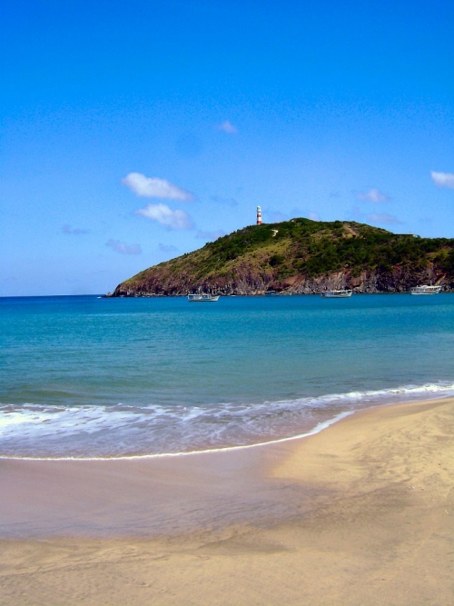 Playa Zarogoza también conocida como playa Pedro Gonzalez. Playa Zarogoza también conocida como playa Pedro Gonzalez.