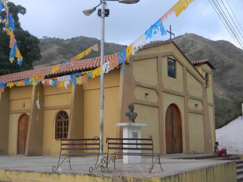 Iglesia ubica en la poblacin de Cumboto.