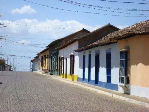 Calle de la poblacin de Clarines. 