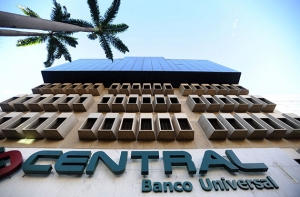 Central Banco, uno de las instituciones intervenidas a puerta cerrada Central Banco, uno de las instituciones intervenidas a puerta cerrada