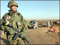 IIWW, Japon, hiroito, pearl harbor, pacifismo, militarismo, carrera armamentista, maenaza nuclear, desbalance armamentista, poderio militar, operaciones militares, monarquia contitucional, soberania imperial, segunda guerra mundial, aliados militares