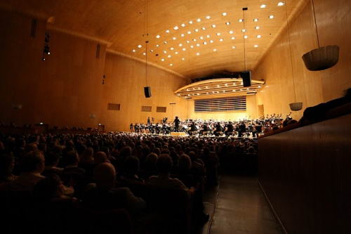 Sinfnica de la Juventud Venezolana y Gustavo Dudamel en elGothenburg Concert Hall (Foto: Fesnojiv).