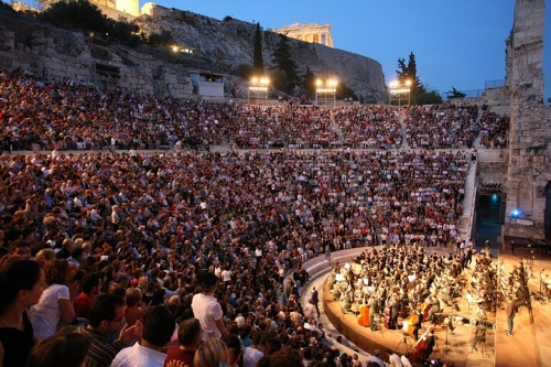 Sinfnica Juvenil Venezolana Simn Bolvar y Dudamel. Teatro Odeon de Herodes Atticus. Atenas - Grecia. (Foto: Fesnojiv)