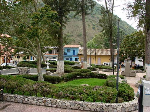 Plaza Bolívar de Mucurubá. Estado Mérida. Plaza Bolívar de Mucurubá. Estado Mérida.