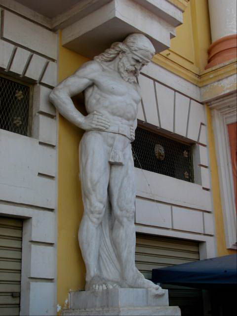Atlante del edificio botica nueva Atlante del edificio botica nueva