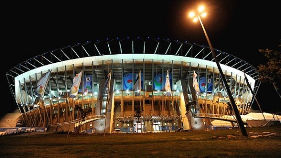 Exterior del Estadio Royal Exterior del Estadio Royal