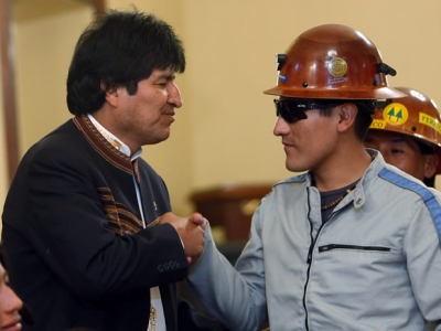Evo Morales, presidente de Bolivia recibe a Carlos Mamani