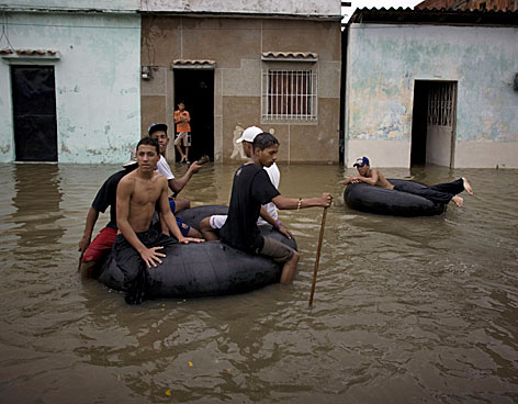 Las lluvias han colapsado a las ciudades