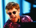Elton John llama a luchar contra la homofobia