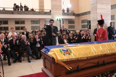 Maduro expresa sus sentidas palabras por el fallecimiento de Hugo Chávez Maduro expresa sus sentidas palabras por el fallecimiento de Hugo Chávez