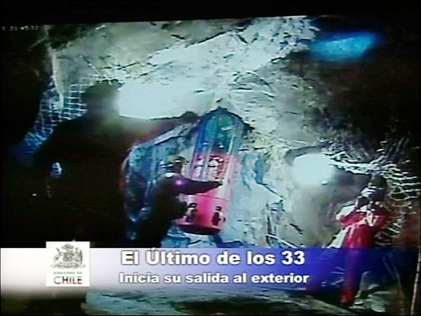 El ltimo minero, de nombre Luis Urza es enviado al exterior...