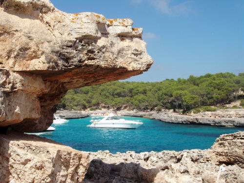 Yates en playa de Mallorca